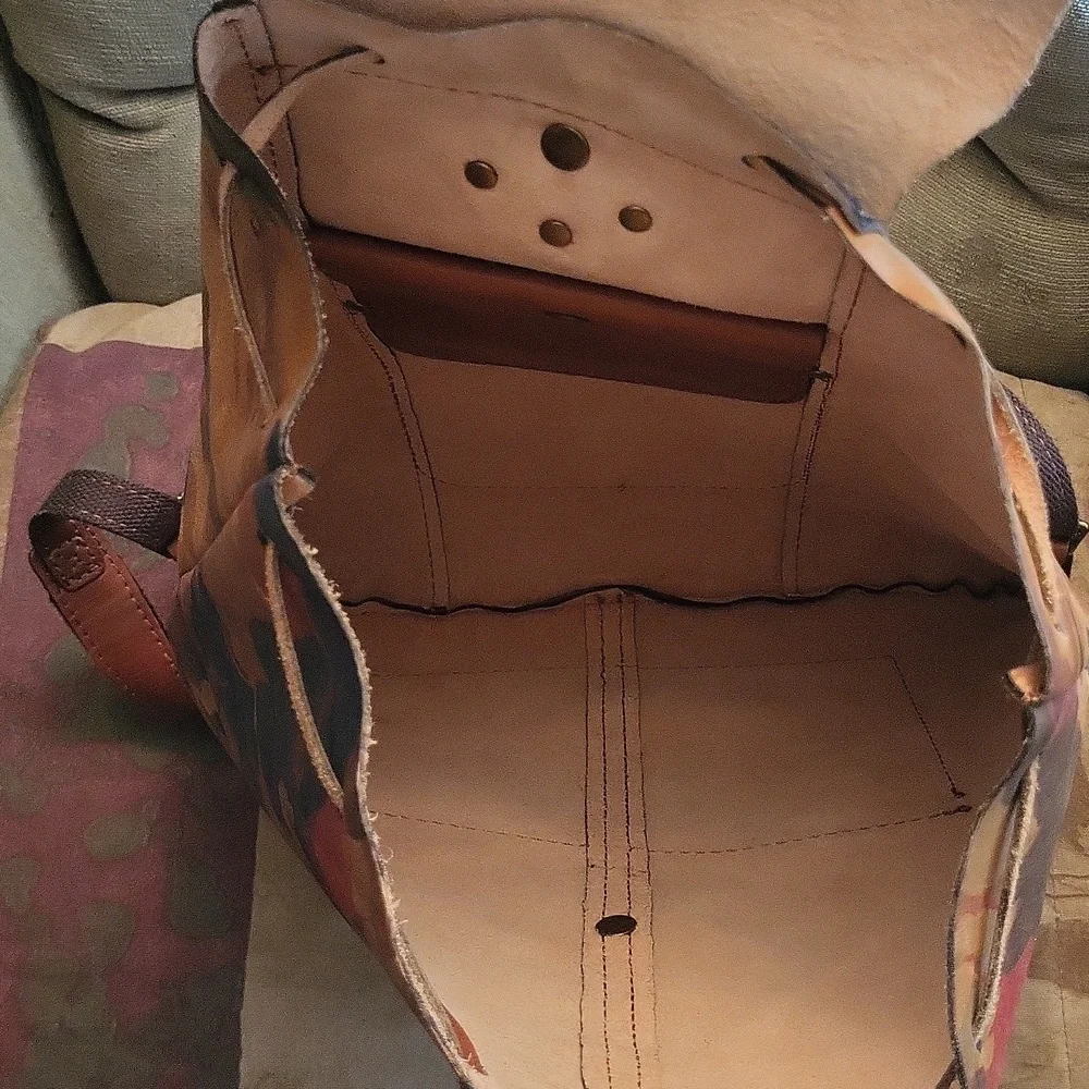 NWOT Gorgeous Patricia Nash Leather Camo Backpack - Picture 9 of 10